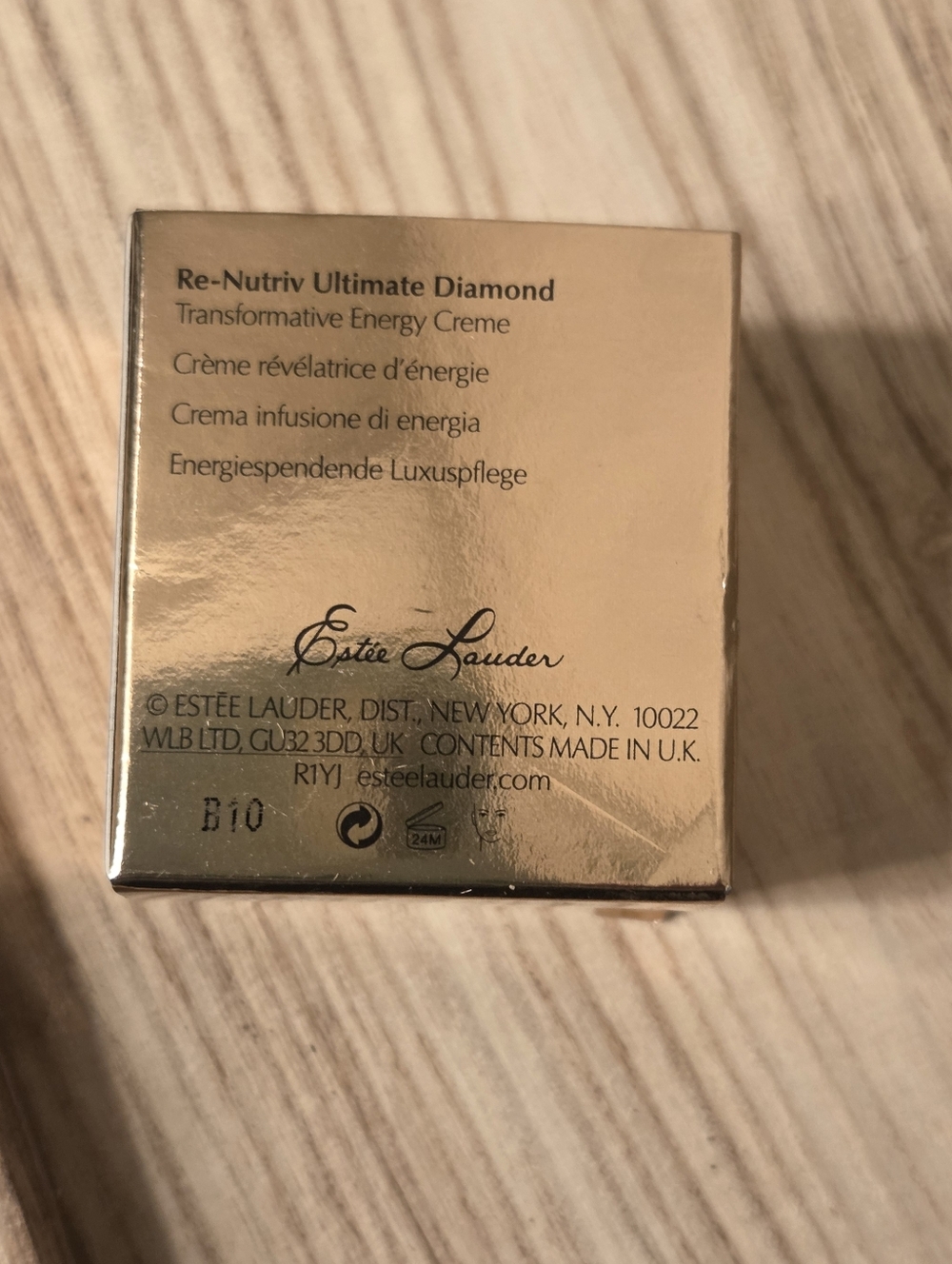 Estee Lauder Re-Nutriv Ultimate Diamond Transformative Energy Crème, 7ml, 0.24oz - Picture 3 of 10